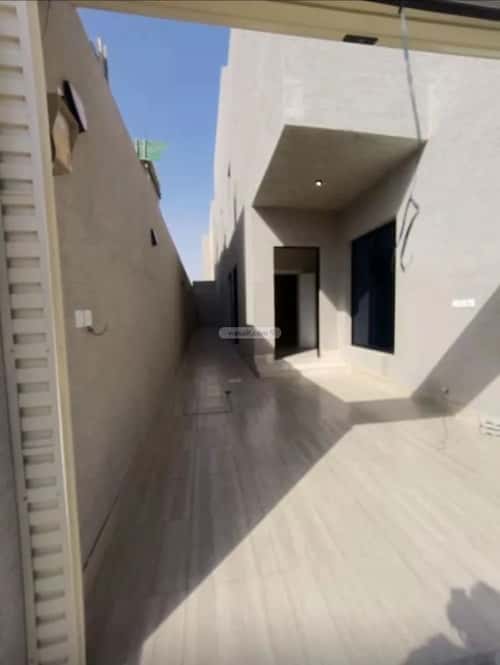 Floor 162 SQM with 5 Bedrooms Al-Faruq, Central Riyadh, Riyadh
