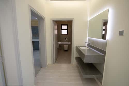 فيلا 300 متر مربع واجهة شمالية ب 3 غرف المعذر الشمالي، غرب الرياض، الرياض