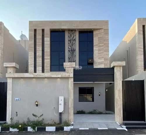 فيلا 305 متر مربع شرقية على شارع 20م الرحاب، الطائف