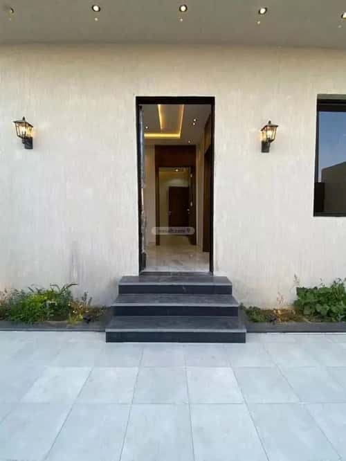 فيلا 305 متر مربع شرقية على شارع 20م الرحاب، الطائف