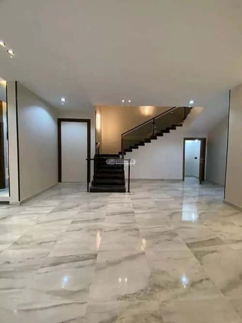 فيلا 305 متر مربع شرقية على شارع 20م الرحاب، الطائف