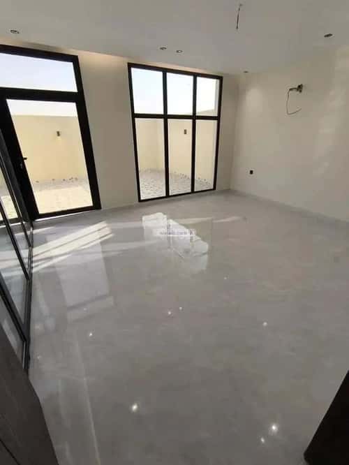 فيلا 300 متر مربع شمالية على شارع 15م الرحمانية، شرق جدة، جدة