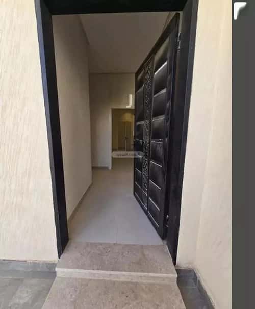 Floor 210 SQM with 5 Bedrooms Al-Janadriyah, East Riyadh, Riyadh