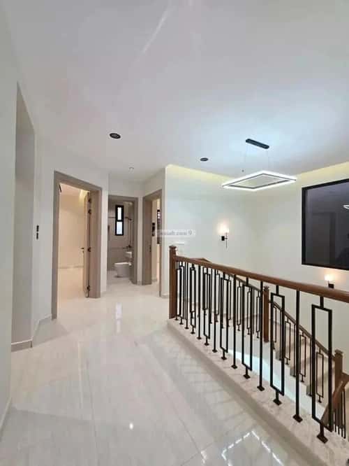 شقة 341 متر مربع ب 8 غرف المعلاة، أحد رفيدة