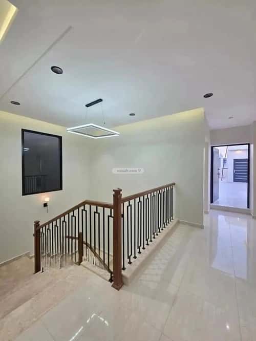 شقة 341 متر مربع ب 8 غرف المعلاة، أحد رفيدة