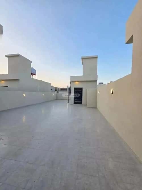 شقة 341 متر مربع ب 8 غرف المعلاة، أحد رفيدة