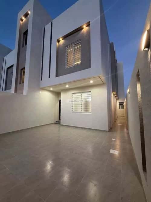 شقة 372 متر مربع ب 8 غرف الزهور، أبها