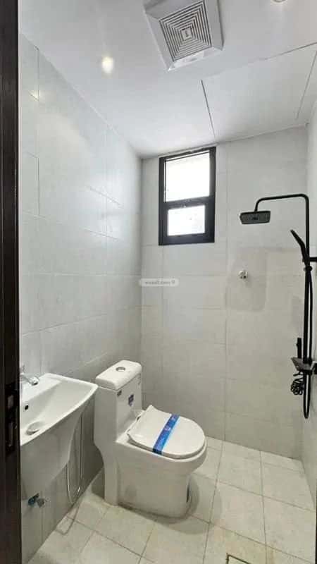 Floor 153 SQM with 5 Bedrooms Al-Janadriyah, East Riyadh, Riyadh