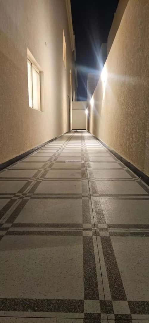 فيلا 437 متر مربع شمالية على شارع 30م الشراع، الخبر