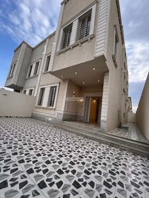 فيلا 300 متر مربع شمالية على شارع 20م العقيق، أبها