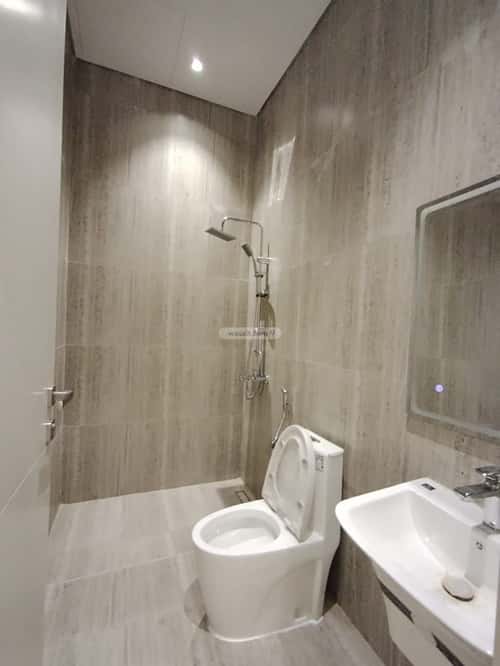 Floor 190 SQM with 5 Bedrooms Al-Muanisiyah, East Riyadh, Riyadh