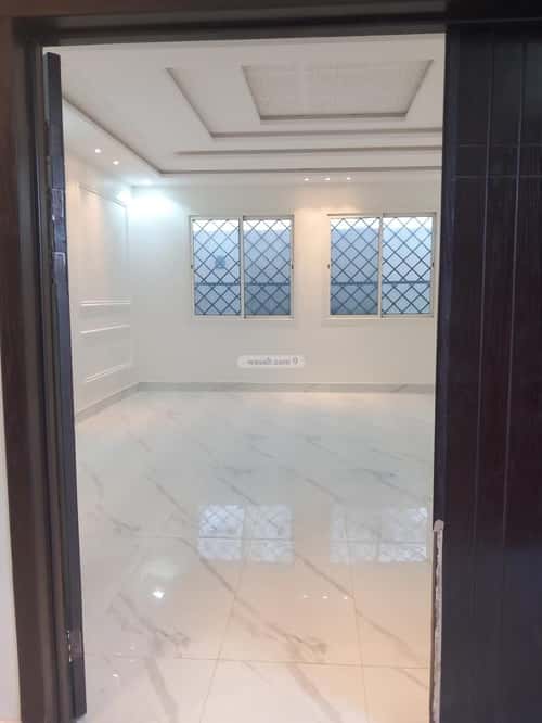 5 bedroom villa in Dhahrat Laban