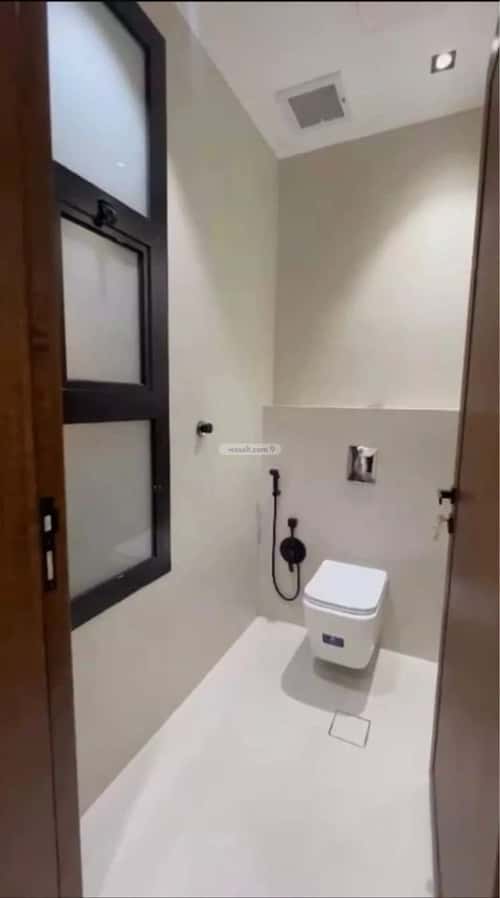 Floor 213 SQM with 7 Bedrooms Sultanah, West Riyadh, Riyadh