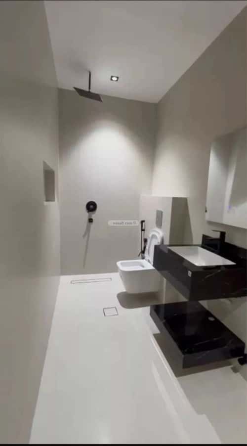 Floor 213 SQM with 7 Bedrooms Sultanah, West Riyadh, Riyadh