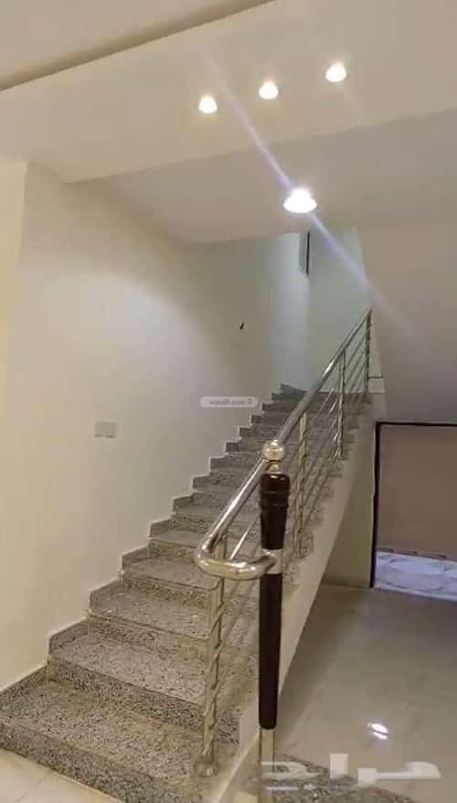 فيلا 300 متر مربع جنوبية شرقية على شارع 20م عكاظ، جنوب الرياض، الرياض