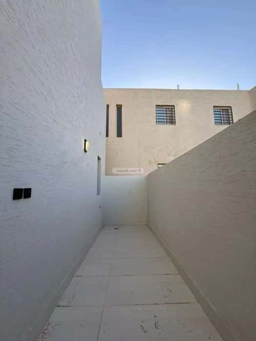 6 bedroom villa in Al Mahdiyyah