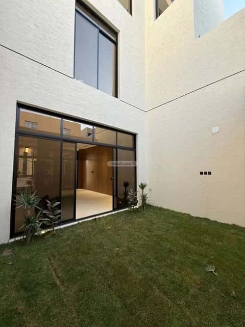 6 bedroom villa in Al Mahdiyyah