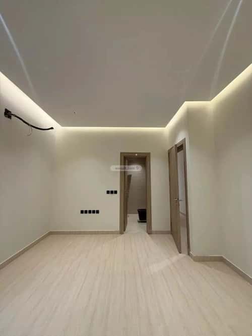 Building 117 SQM Facing North Al-Mahdiyah, West Riyadh, Riyadh