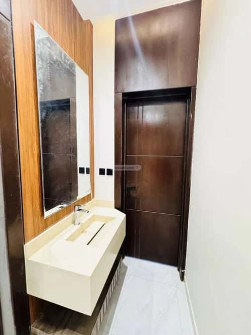 Floor 165 SQM with 4 Bedrooms Al-Muanisiyah, East Riyadh, Riyadh