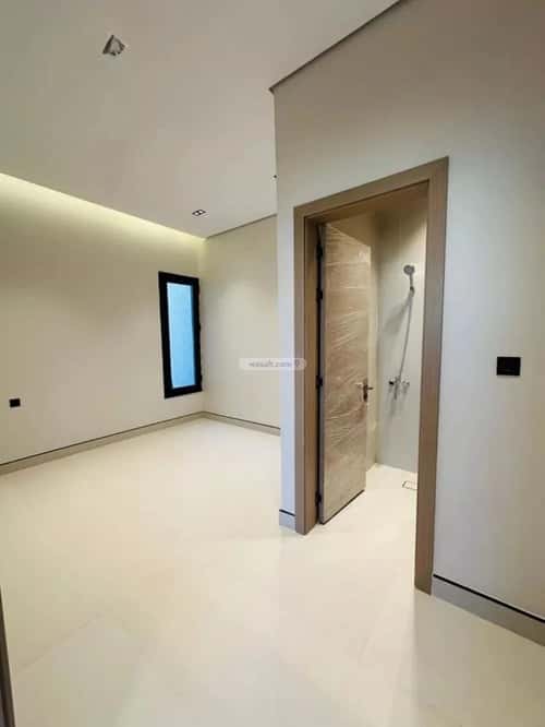 فيلا 240 متر مربع جنوبية على شارع 18م المعيزيلة، شرق الرياض، الرياض