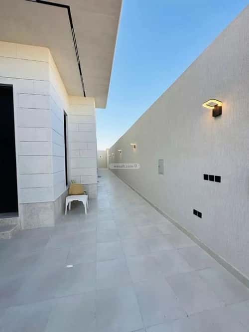 فيلا 240 متر مربع جنوبية على شارع 18م المعيزيلة، شرق الرياض، الرياض