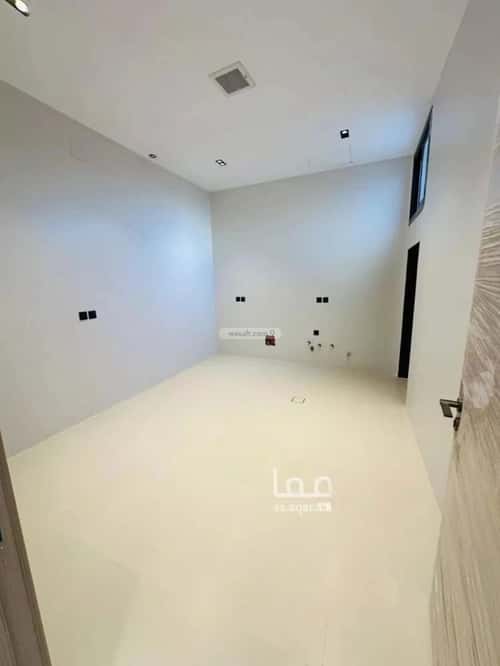 فيلا 240 متر مربع جنوبية على شارع 18م المعيزيلة، شرق الرياض، الرياض