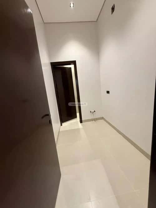 فيلا 300 متر مربع جنوبية على شارع 18م الرمال، شرق الرياض، الرياض