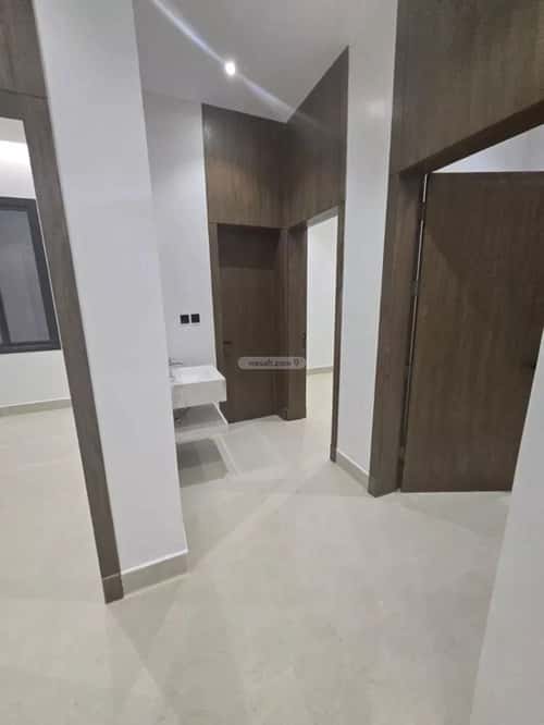 فيلا 252 متر مربع شمالية على شارع 15م المعيزيلة، شرق الرياض، الرياض