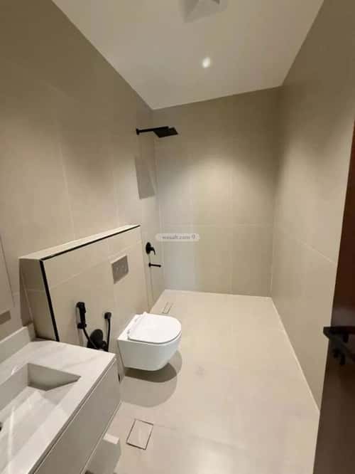 فيلا 300 متر مربع جنوبية على شارع 18م الرمال، شرق الرياض، الرياض