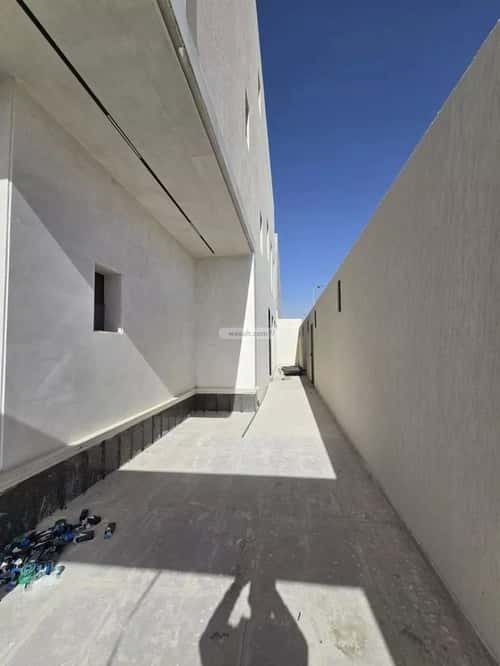 فيلا 360 متر مربع جنوبية غربية على شارع 18م الرمال، شرق الرياض، الرياض