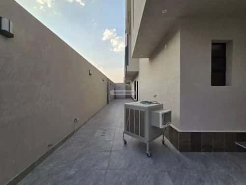 فيلا 338 متر مربع شمالية غربية على شارع 18م الرمال، شرق الرياض، الرياض