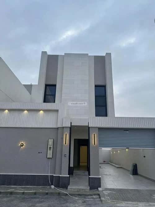 فيلا 250 متر مربع شرقية على شارع 15م الجنادرية، شرق الرياض، الرياض