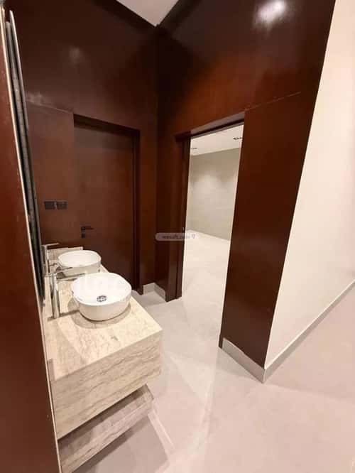 فيلا 300 متر مربع غربية على شارع 15م الرمال، شرق الرياض، الرياض