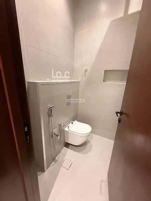 فيلا 300 متر مربع غربية على شارع 15م الرمال، شرق الرياض، الرياض