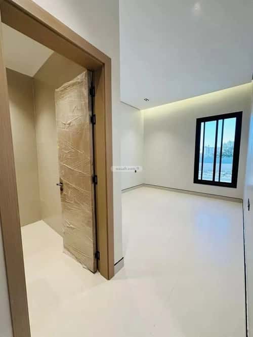 فيلا 256 متر مربع شمالية على شارع 18م المعيزيلة، شرق الرياض، الرياض