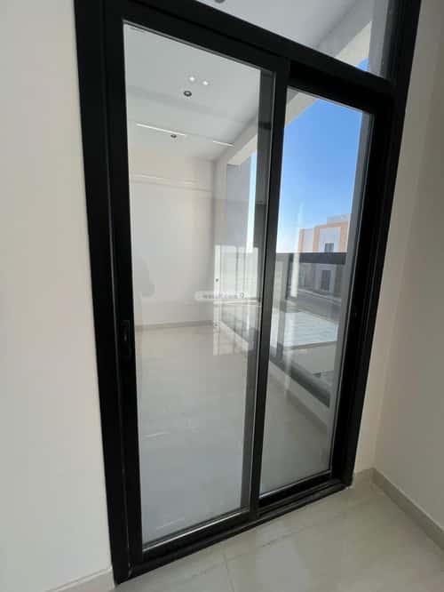 فيلا 450 متر مربع شمالية على شارع 20م المهدية، غرب الرياض، الرياض