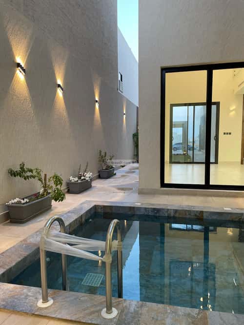 فيلا 450 متر مربع شرقية على شارع 15م المهدية، غرب الرياض، الرياض