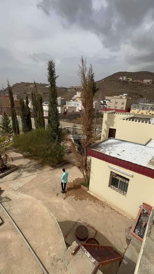 استراحة 1345 متر مربع شمالية غربية على شارع 14.75م المنتزة، أبها