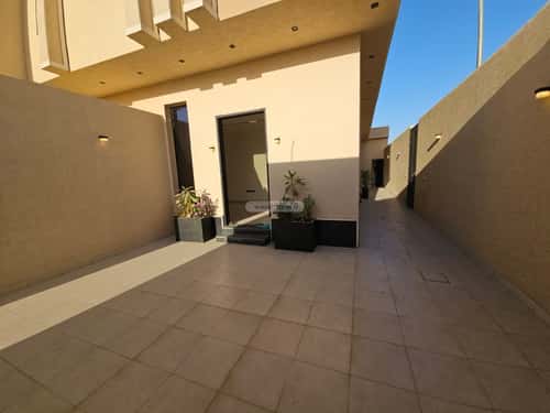 Floor 141 SQM with 5 Bedrooms Al-Muanisiyah, East Riyadh, Riyadh