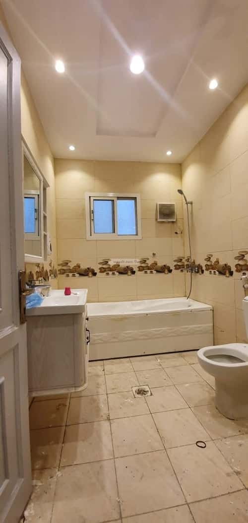 فيلا 575 متر مربع شرقية على شارع 15م الرغامة، شرق جدة، جدة