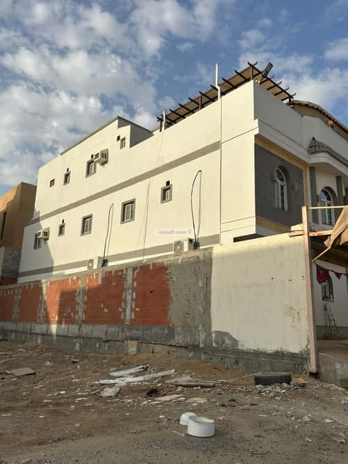 فيلا 312 متر مربع شرقية على شارع 15م الزمرد، شمال جدة، جدة