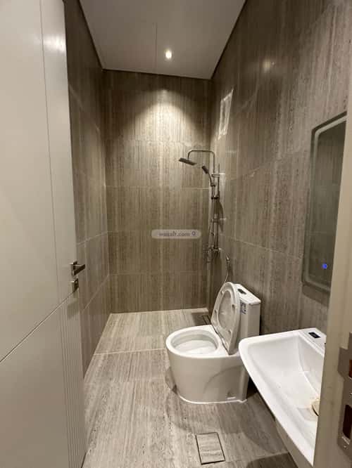 Floor 144 SQM with 5 Bedrooms Al-Muanisiyah, East Riyadh, Riyadh