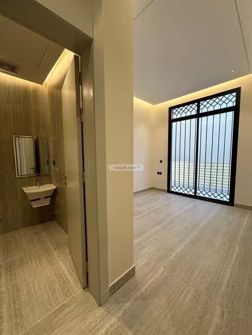 Floor with 5 Bedrooms Al-Muanisiyah, East Riyadh, Riyadh