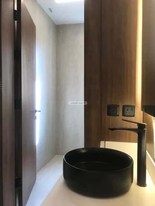 فيلا 258 متر مربع شمالية على شارع 20م النرجس، شمال الرياض، الرياض