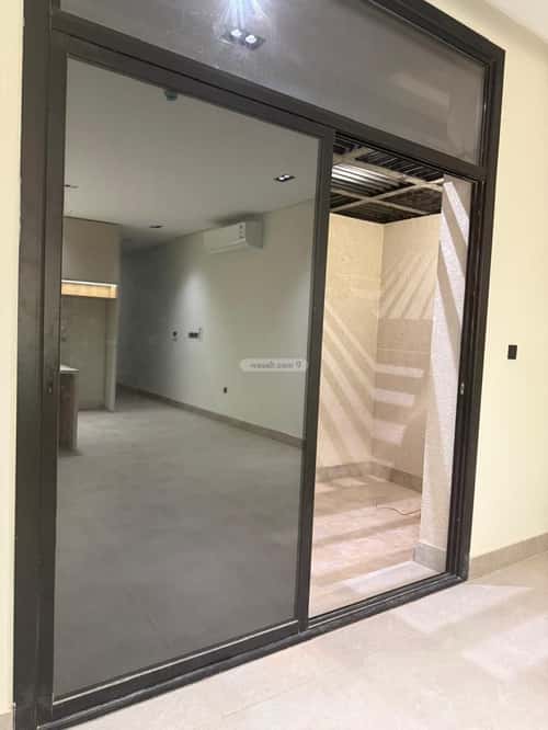 Villa 216 SQM Facing South with 5 Bedrooms Ar-Rimal, East Riyadh, Riyadh