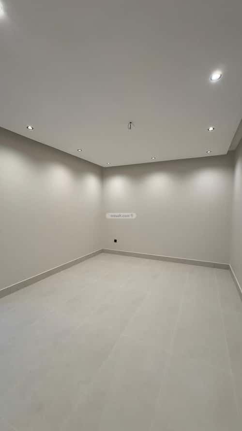 فيلا 380 متر مربع غربية على شارع 25م الشعلة، الدمام