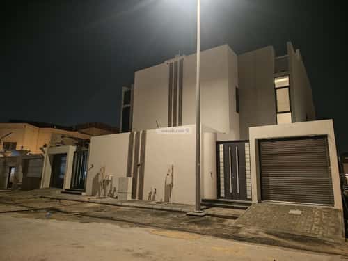 فيلا 300 متر مربع شرقية على شارع 20م السيف، الدمام