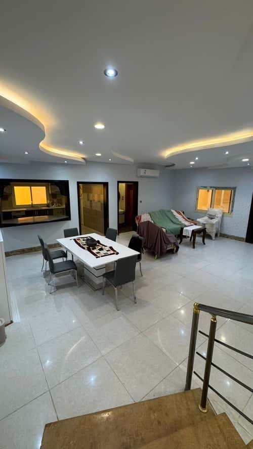 فيلا 300 متر مربع شمالية على شارع 15م الأصالة، شمال جدة، جدة