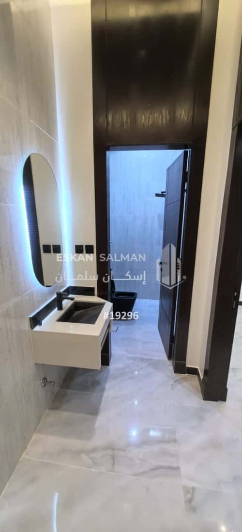 فيلا 270 متر مربع شمالية على شارع 18م الجنادرية، شرق الرياض، الرياض