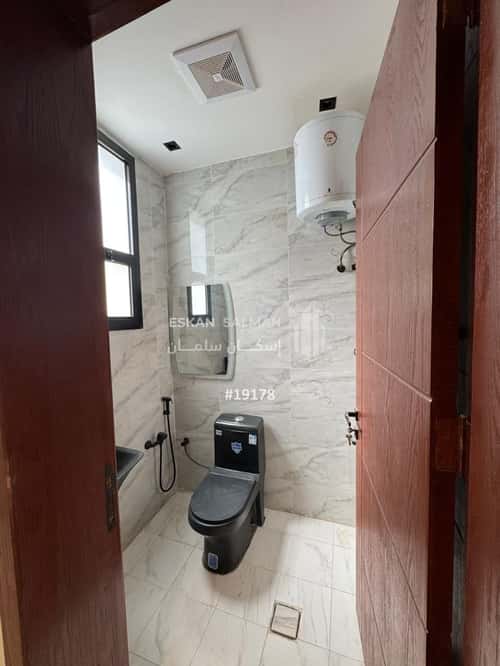 Apartment 201 SQM with 5 Bedrooms Al-Janadriyah, East Riyadh, Riyadh